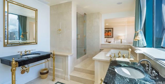 1888 Kalakaua Avenue 3504, Honolulu, HI 96815