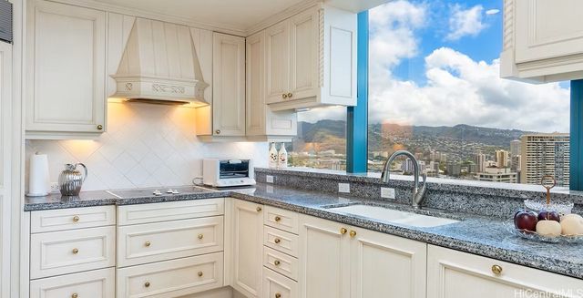 1888 Kalakaua Avenue 3504, Honolulu, HI 96815