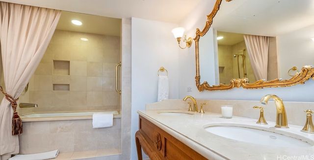 1888 Kalakaua Avenue 3504, Honolulu, HI 96815