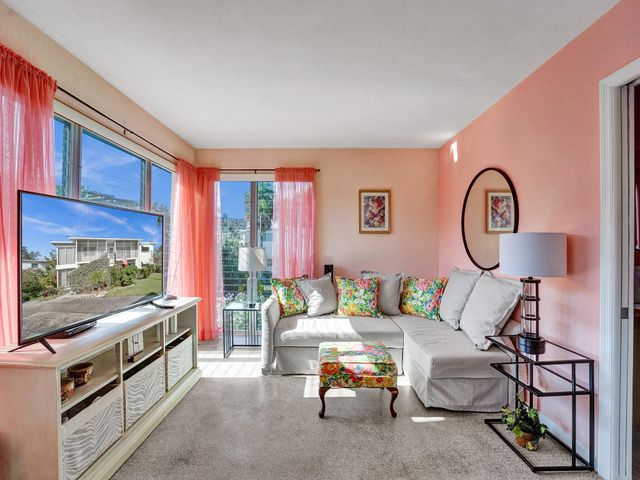 1115 SE 14th Place, Fort Lauderdale, FL 33316