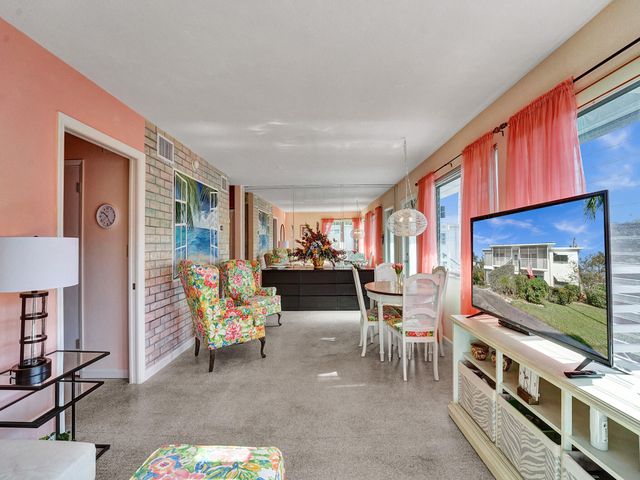 1115 SE 14th Place, Fort Lauderdale, FL 33316