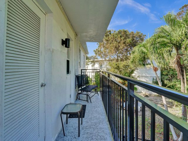 1115 SE 14th Place, Fort Lauderdale, FL 33316