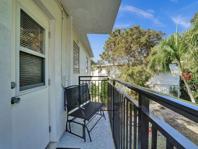 1115 SE 14th Place, Fort Lauderdale, FL 33316