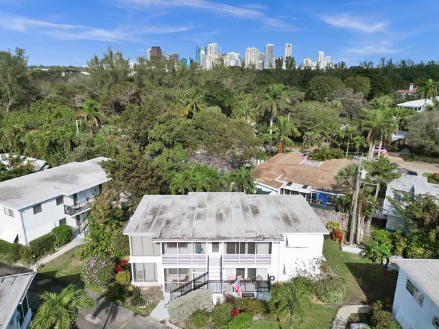 1115 SE 14th Place, Fort Lauderdale, FL 33316