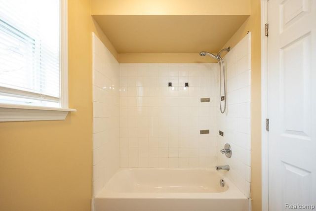 7052 Meadow Avenue, Warren, MI 48091