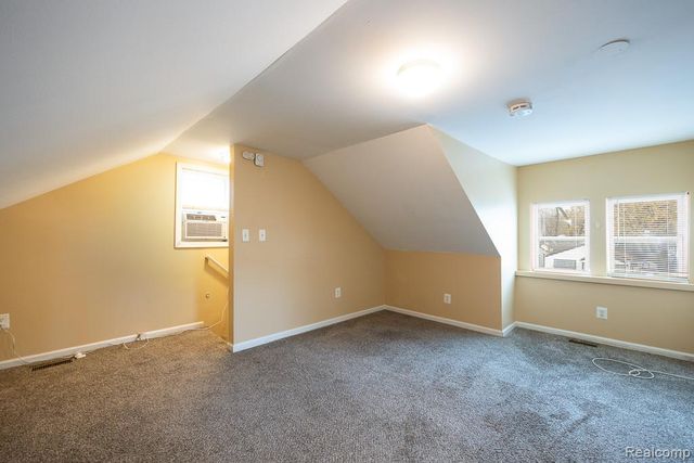 7052 Meadow Avenue, Warren, MI 48091