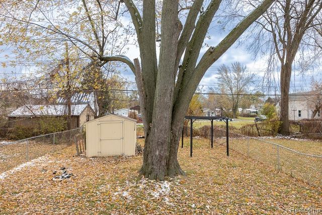 7052 Meadow Avenue, Warren, MI 48091