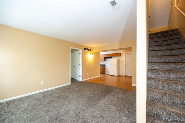 7052 Meadow Avenue, Warren, MI 48091