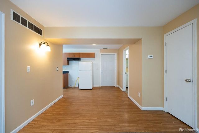 7052 Meadow Avenue, Warren, MI 48091