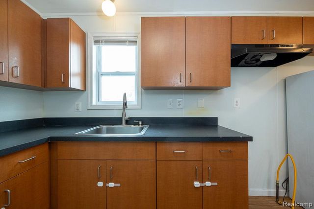 7052 Meadow Avenue, Warren, MI 48091