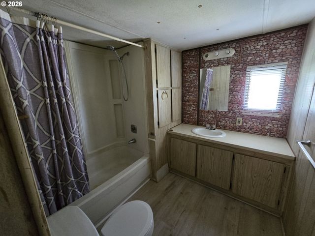 101 Ne DARRELL Ave, Winston, OR 97496