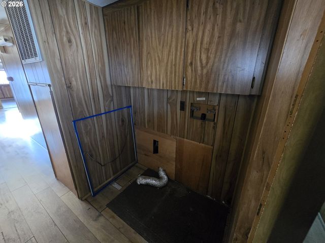 101 Ne DARRELL Ave, Winston, OR 97496