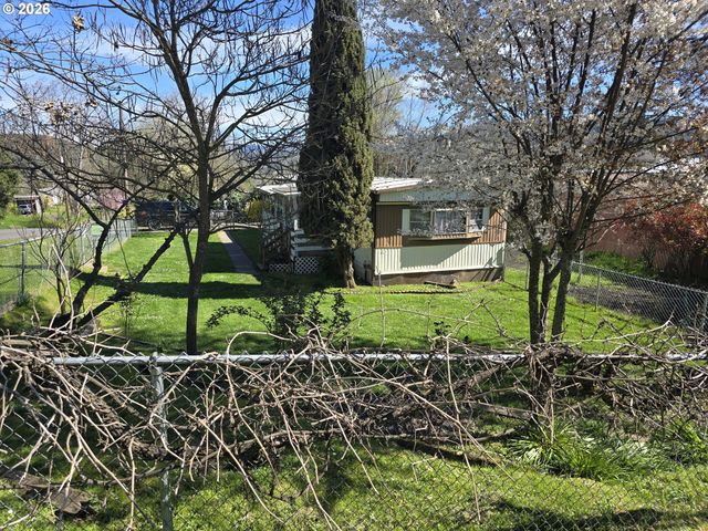 101 Ne DARRELL Ave, Winston, OR 97496