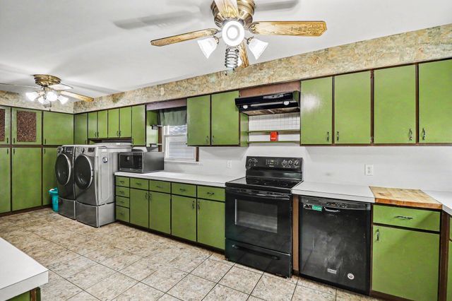 10624 Borgman Avenue, Van Buren Twp, MI 48111