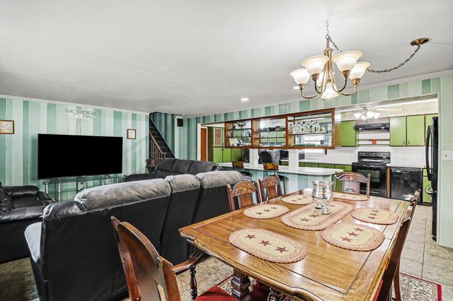 10624 Borgman Avenue, Van Buren Twp, MI 48111