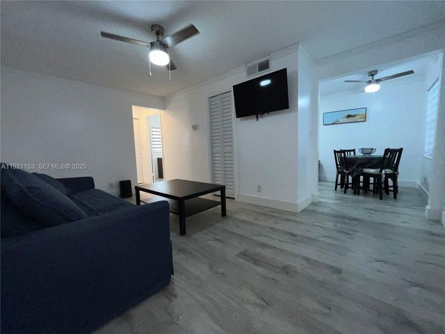 326 Wilson St 105, Hollywood, FL 33019