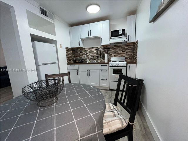 326 Wilson St 105, Hollywood, FL 33019