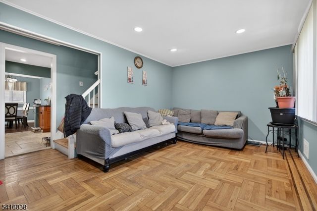 914 Inwood Pl, Rahway City, NJ 07065