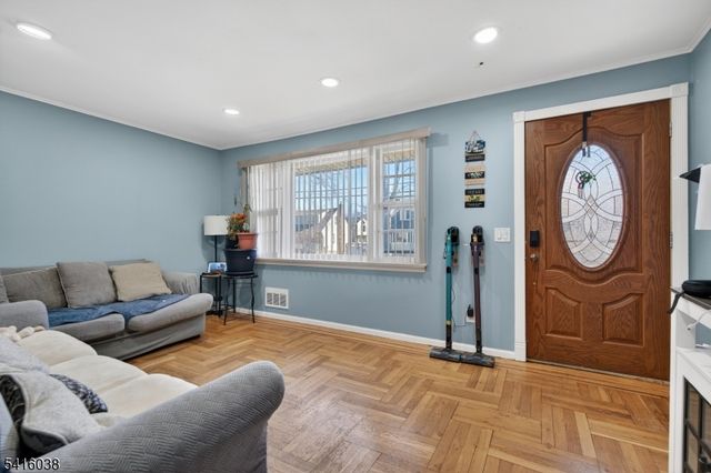 914 Inwood Pl, Rahway City, NJ 07065