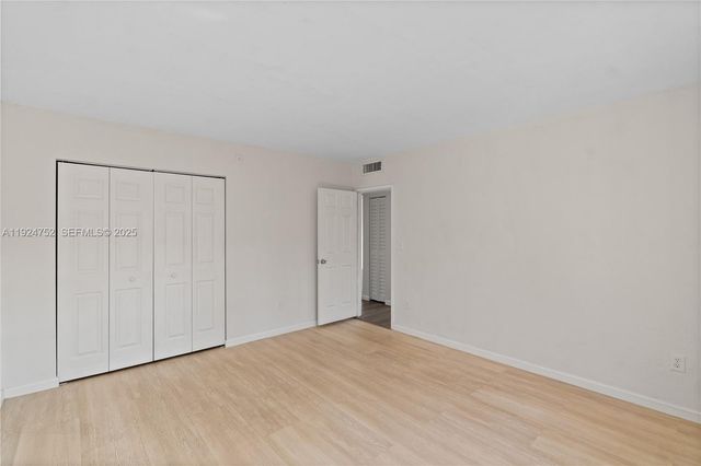 9972 SW 88th St 1126, Miami, FL 33176