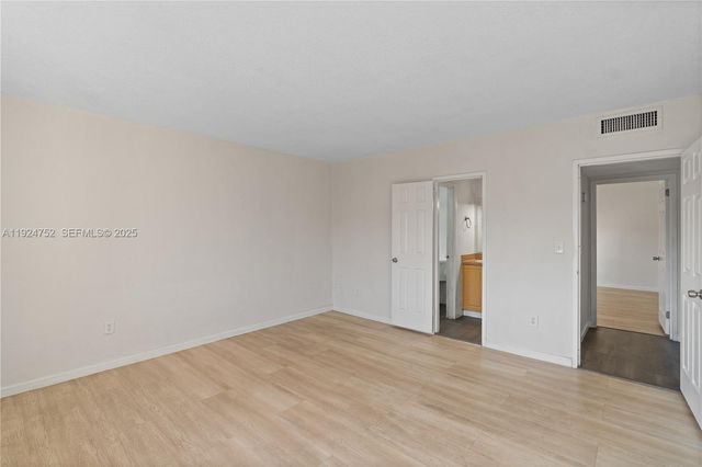 9972 SW 88th St 1126, Miami, FL 33176