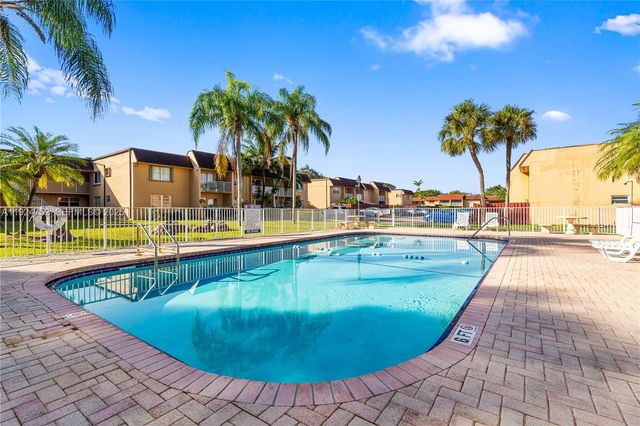 9972 SW 88th St 1126, Miami, FL 33176