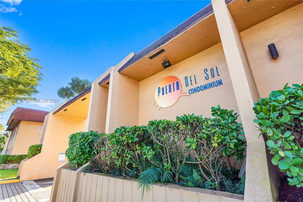 9972 SW 88th St 1126, Miami, FL 33176