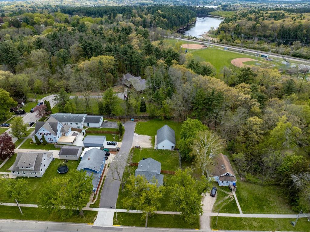 420 Minnesota Avenue, Wisconsin Dells, WI 53965