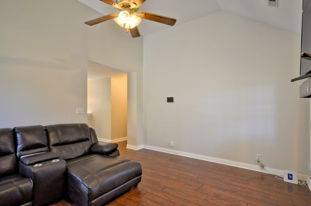 613 Snowshoe Ln, Clarksville, TN 37040
