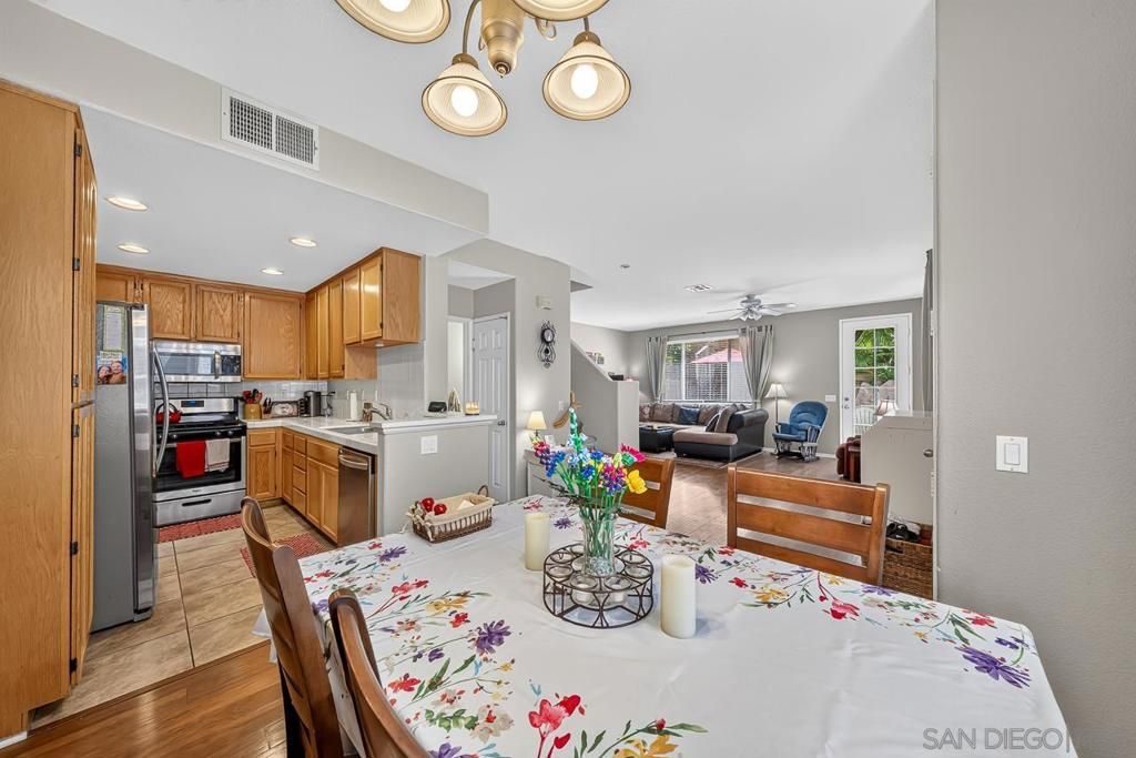 Image 21 of property listing at 1860 Rouge Dr, Chula Vista, CA 91913