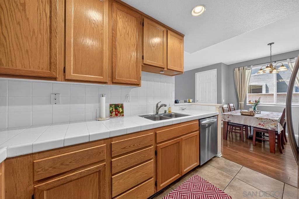 Image 25 of property listing at 1860 Rouge Dr, Chula Vista, CA 91913