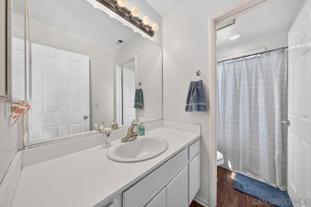 Image 3 of property listing at 1860 Rouge Dr, Chula Vista, CA 91913