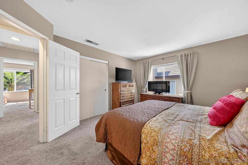 Image 7 of property listing at 1860 Rouge Dr, Chula Vista, CA 91913