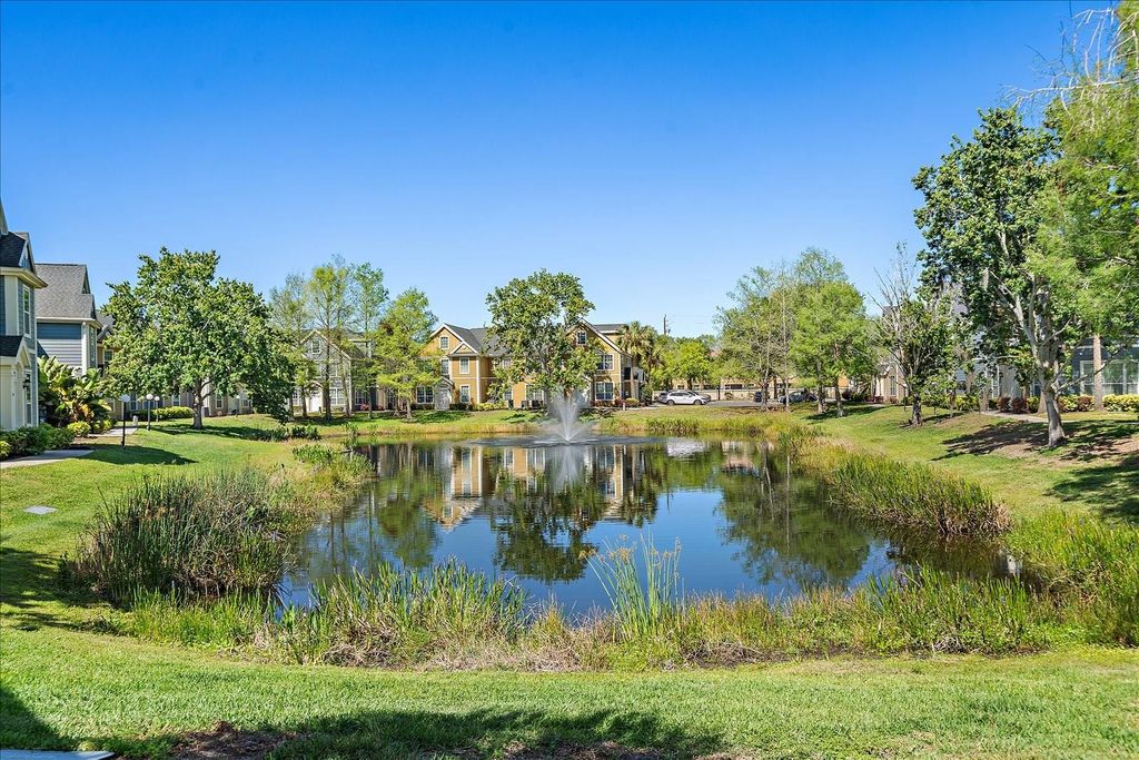 Image 2 of property listing at 5540 ROSEHILL ROAD 201, Sarasota, FL 34233