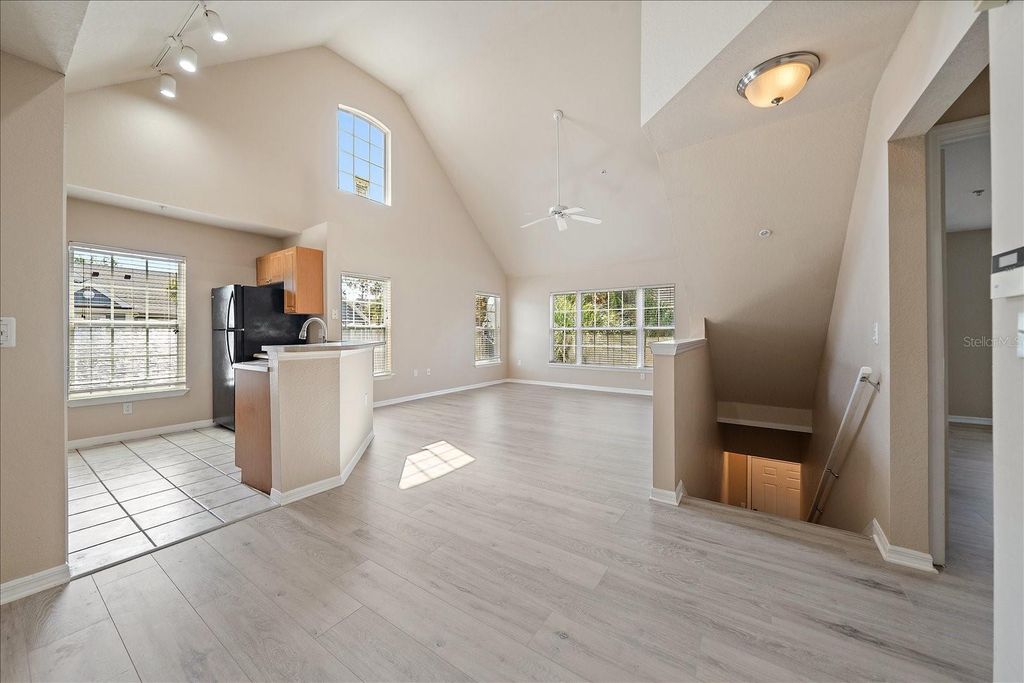 Image 18 of property listing at 5540 ROSEHILL ROAD 201, Sarasota, FL 34233