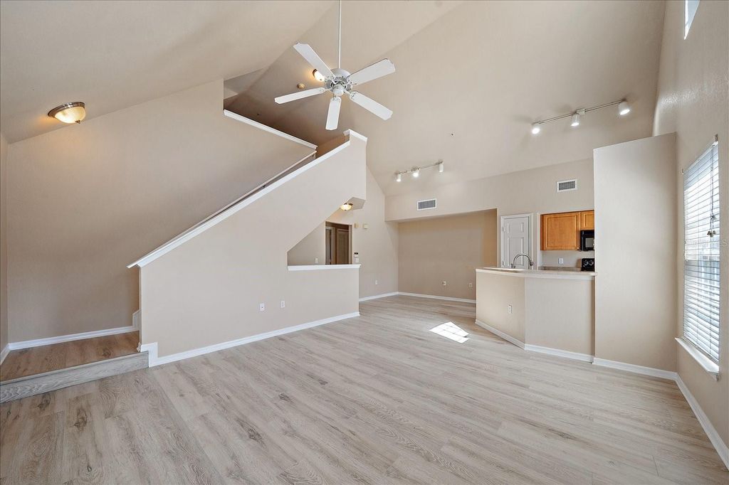 Image 19 of property listing at 5540 ROSEHILL ROAD 201, Sarasota, FL 34233