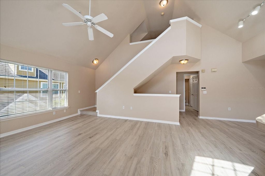 Image 20 of property listing at 5540 ROSEHILL ROAD 201, Sarasota, FL 34233