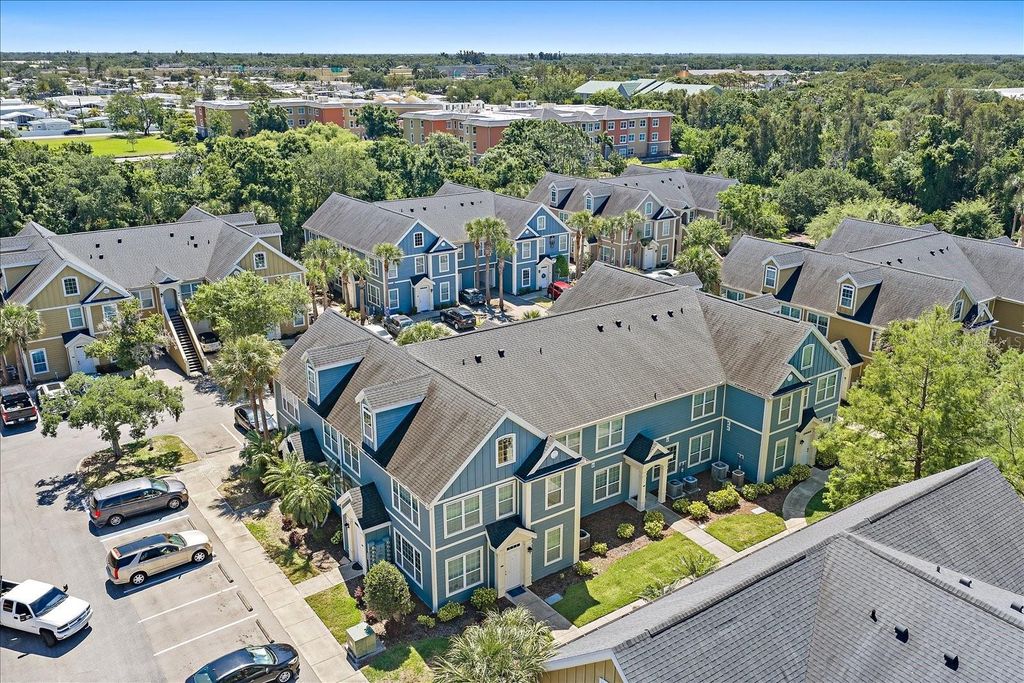 Image 3 of property listing at 5540 ROSEHILL ROAD 201, Sarasota, FL 34233