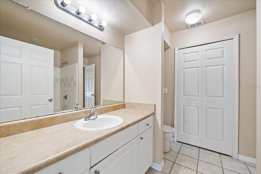 Image 26 of property listing at 5540 ROSEHILL ROAD 201, Sarasota, FL 34233