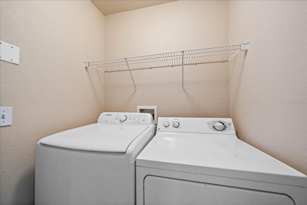 Image 28 of property listing at 5540 ROSEHILL ROAD 201, Sarasota, FL 34233