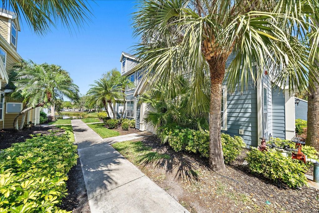 Image 4 of property listing at 5540 ROSEHILL ROAD 201, Sarasota, FL 34233