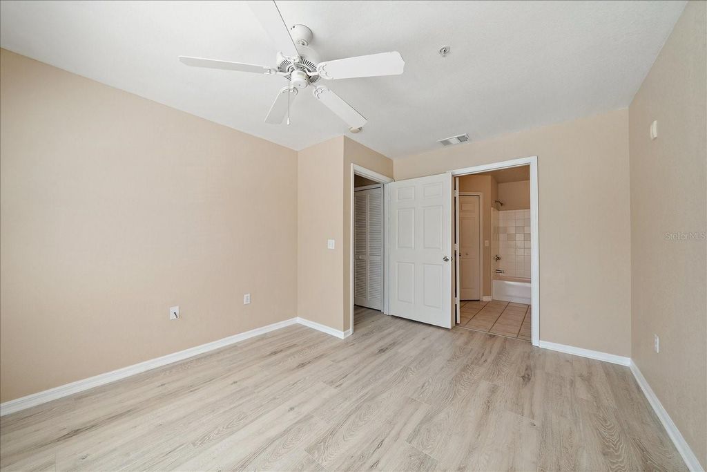 Image 31 of property listing at 5540 ROSEHILL ROAD 201, Sarasota, FL 34233