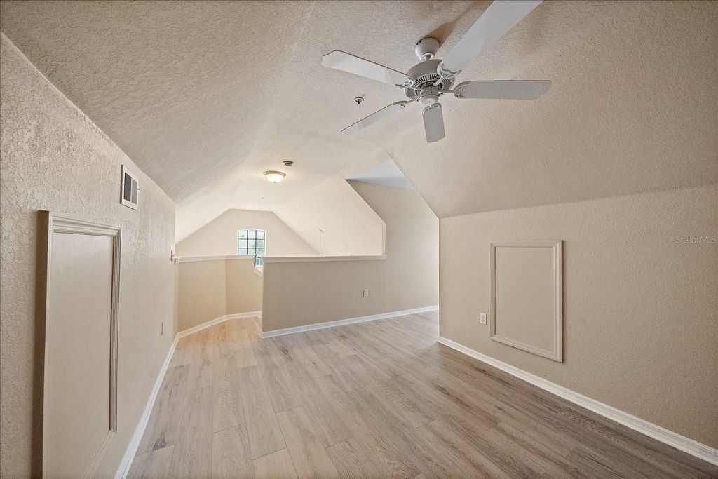 Image 35 of property listing at 5540 ROSEHILL ROAD 201, Sarasota, FL 34233