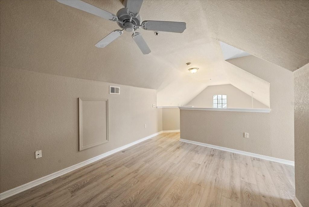 Image 36 of property listing at 5540 ROSEHILL ROAD 201, Sarasota, FL 34233