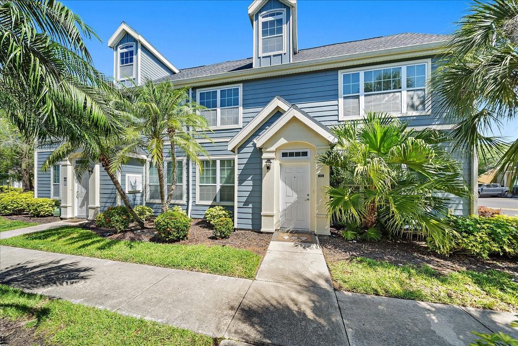 Image 5 of property listing at 5540 ROSEHILL ROAD 201, Sarasota, FL 34233