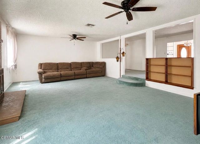 10115 Noble Avenue, San Fernando, CA 91345