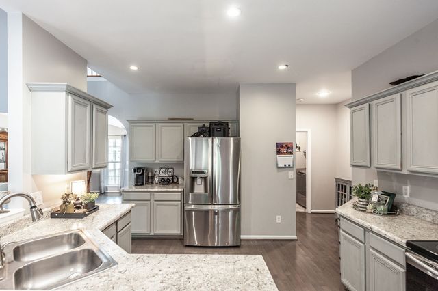 1040 Mansker Farm Blvd, Hendersonville, TN 37075