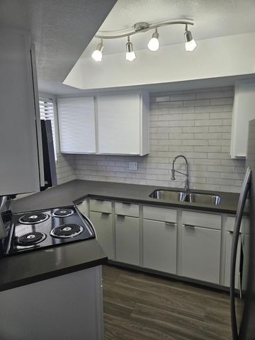 935 N Granite Reef Road Unit 141, Scottsdale, AZ 85257