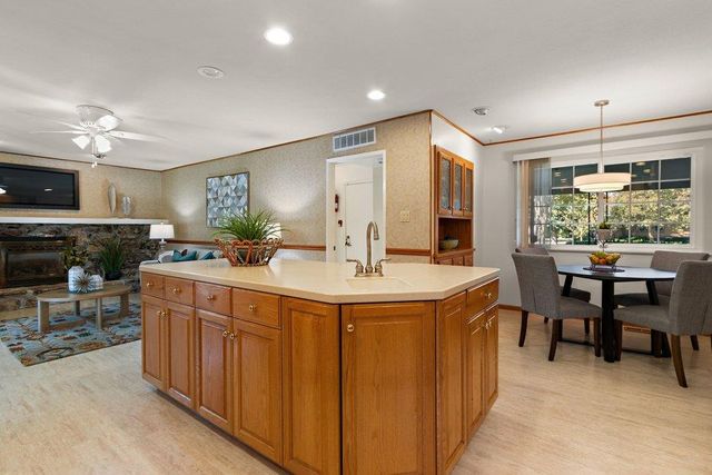 6327 Driftwood St, Sacramento, CA 95831