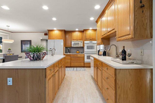 6327 Driftwood St, Sacramento, CA 95831